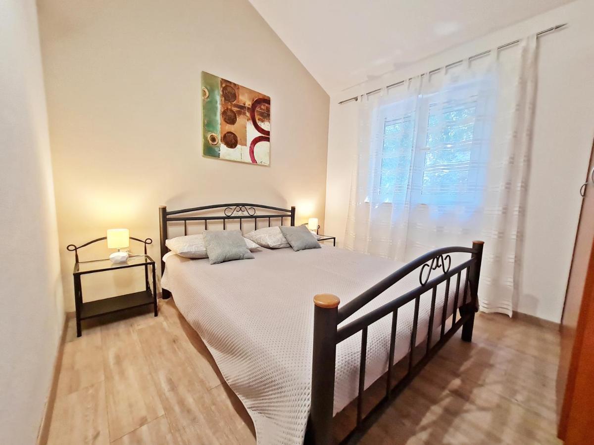 Apartment Ivana Borak Omiš Buitenkant foto