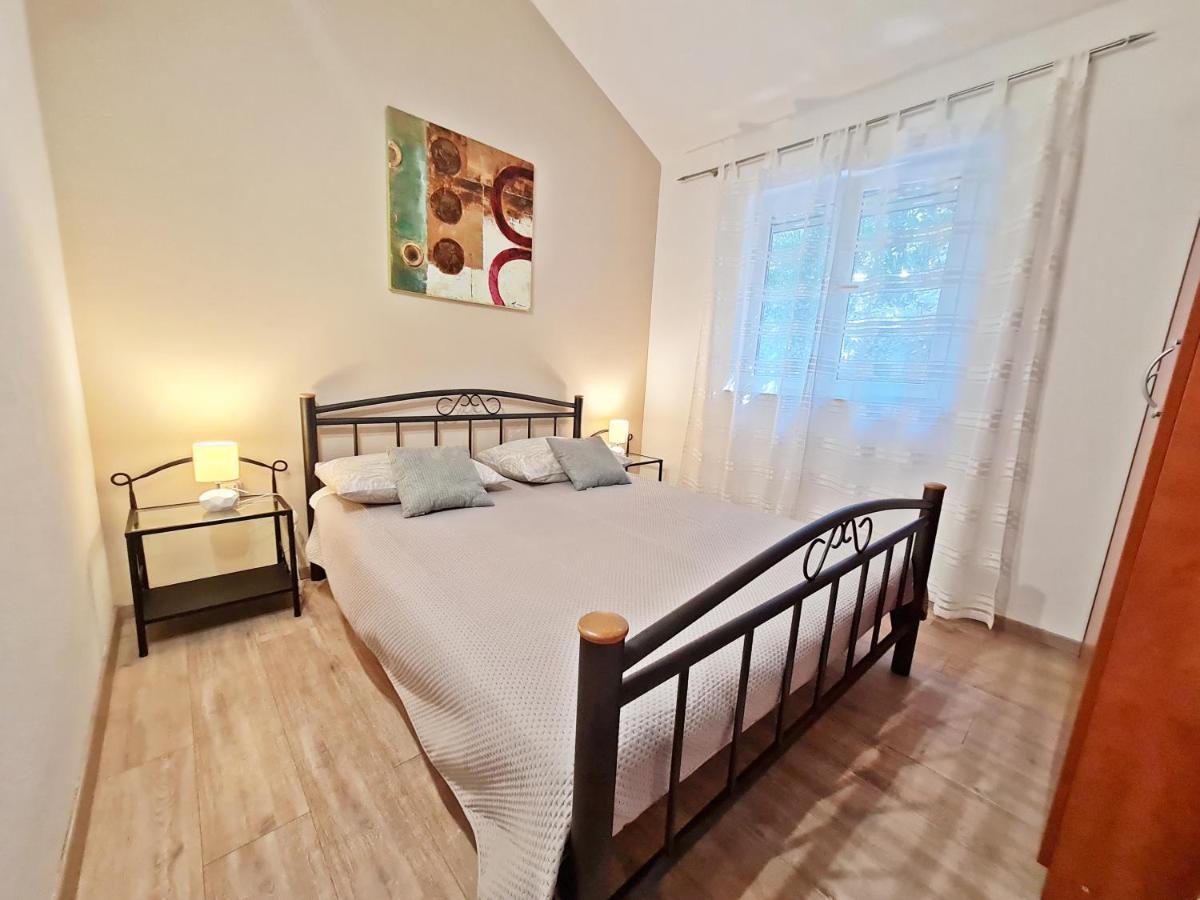 Apartment Ivana Borak Omiš Buitenkant foto